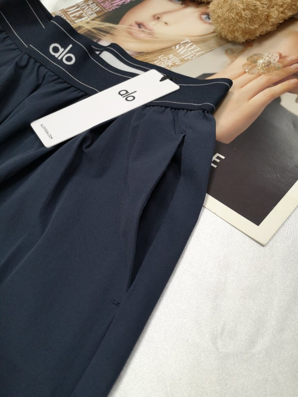 💃NWT Alo Yoga (Regular) Navy Blue Suit Up Trouser♥Elastic Wais/Wide Leg Pants - Picture 3 of 8